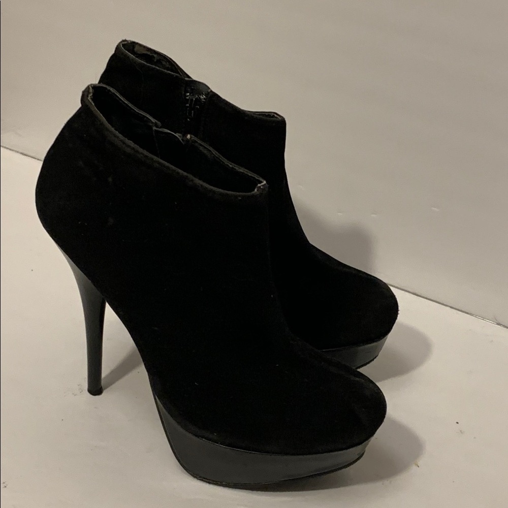 Rouge Helium black suede boots shoes 7